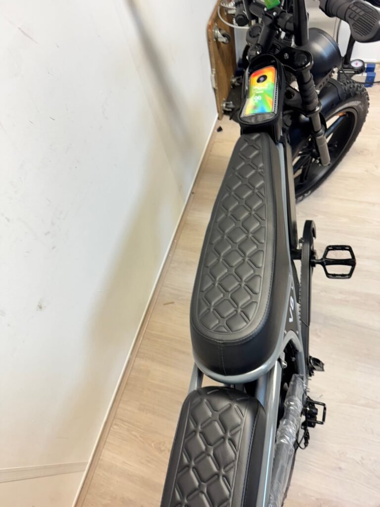 Ouxi V8 dubbele accu Special Edition 2026 nieuwste model , inclusief alarm, achterzitje, voetsteuntjes, Spiegel en pomp