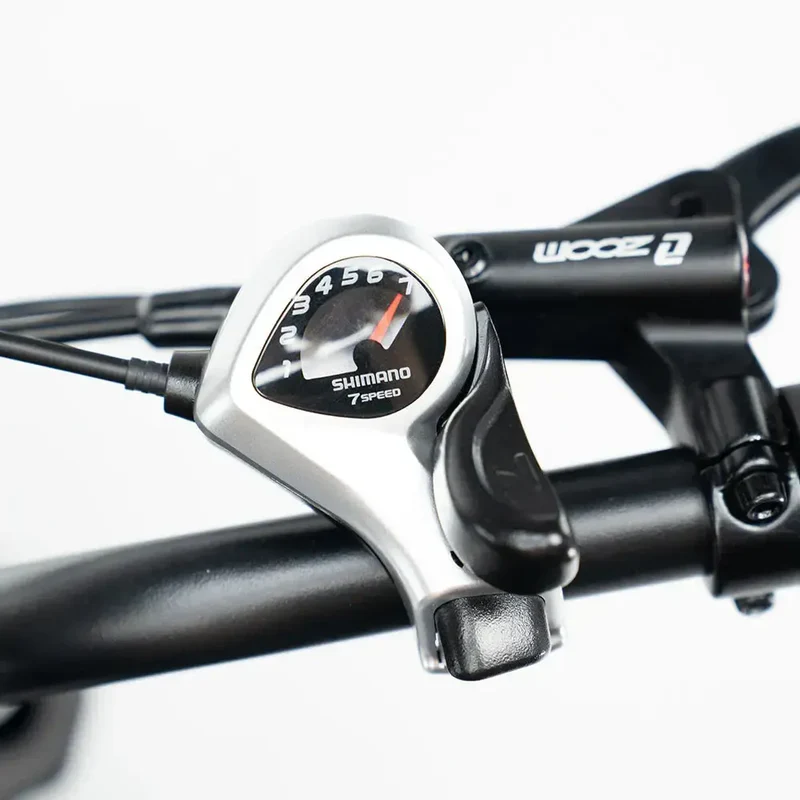 Ouxi H9 4.0 fatbike inclusief gratis alarmsysteem, voorrek en voetsteuntjes.