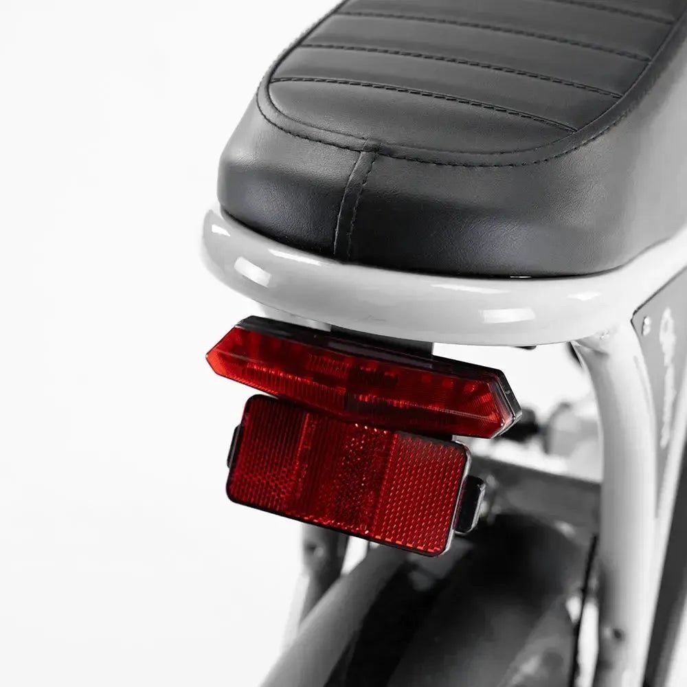 Ouxi C80 Mini 2026 edition inclusief gratis alarm , voetsteuntjes en pomp met gashendel tot 6km/u